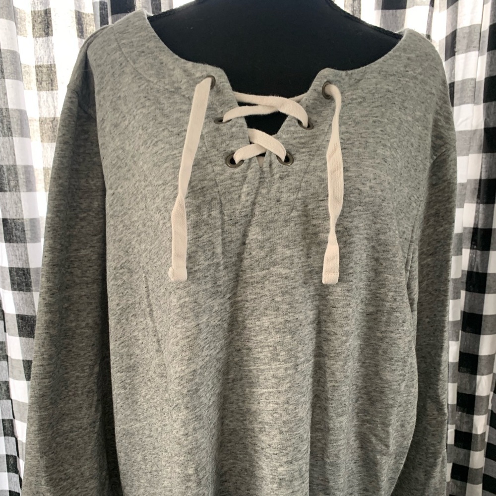 Grey sweatshirt